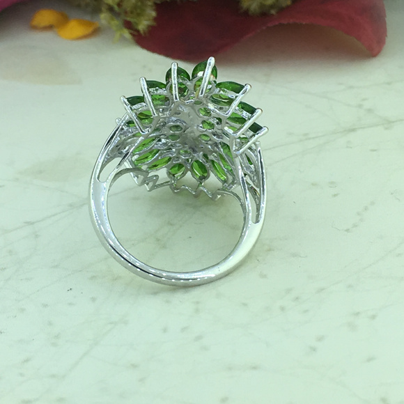 Green Emerald CZ 925 Sterling Silver Cluster Ring - Picture 3 of 7